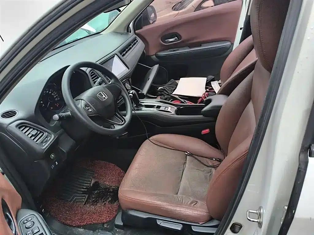 Vezel 2017 1.5L CVT 2WD Comfort Model — миниатюра 8