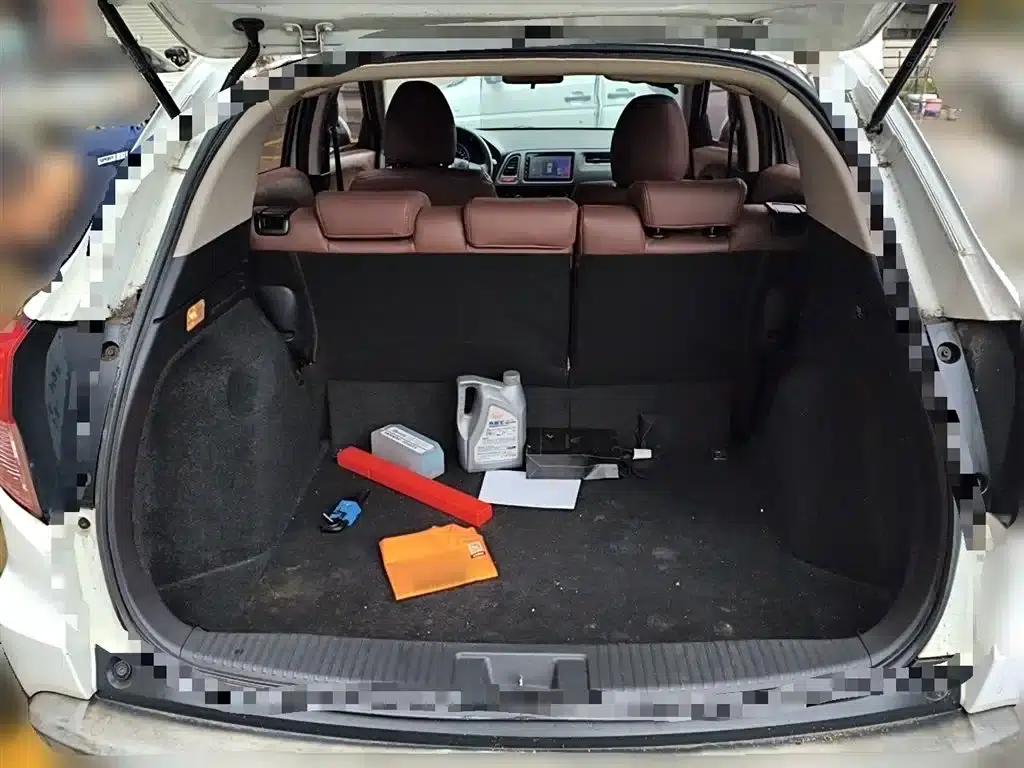 Vezel 2017 1.5L CVT 2WD Comfort Model — миниатюра 10