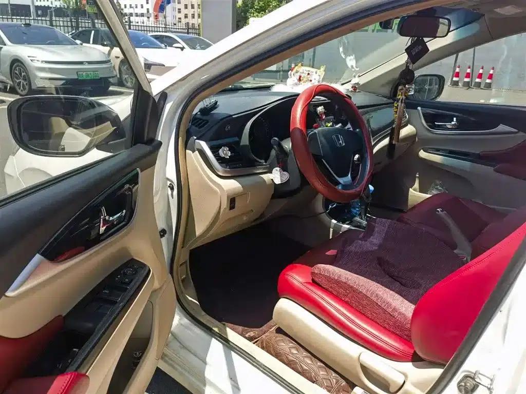Honda Crider 2013 1.8L Automatic Comfort Edition — миниатюра 4
