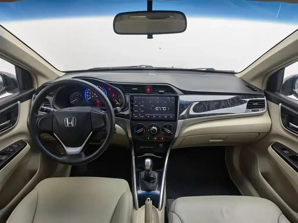 Honda Crider 2015 1.8L Manual Comfort Edition — миниатюра 5