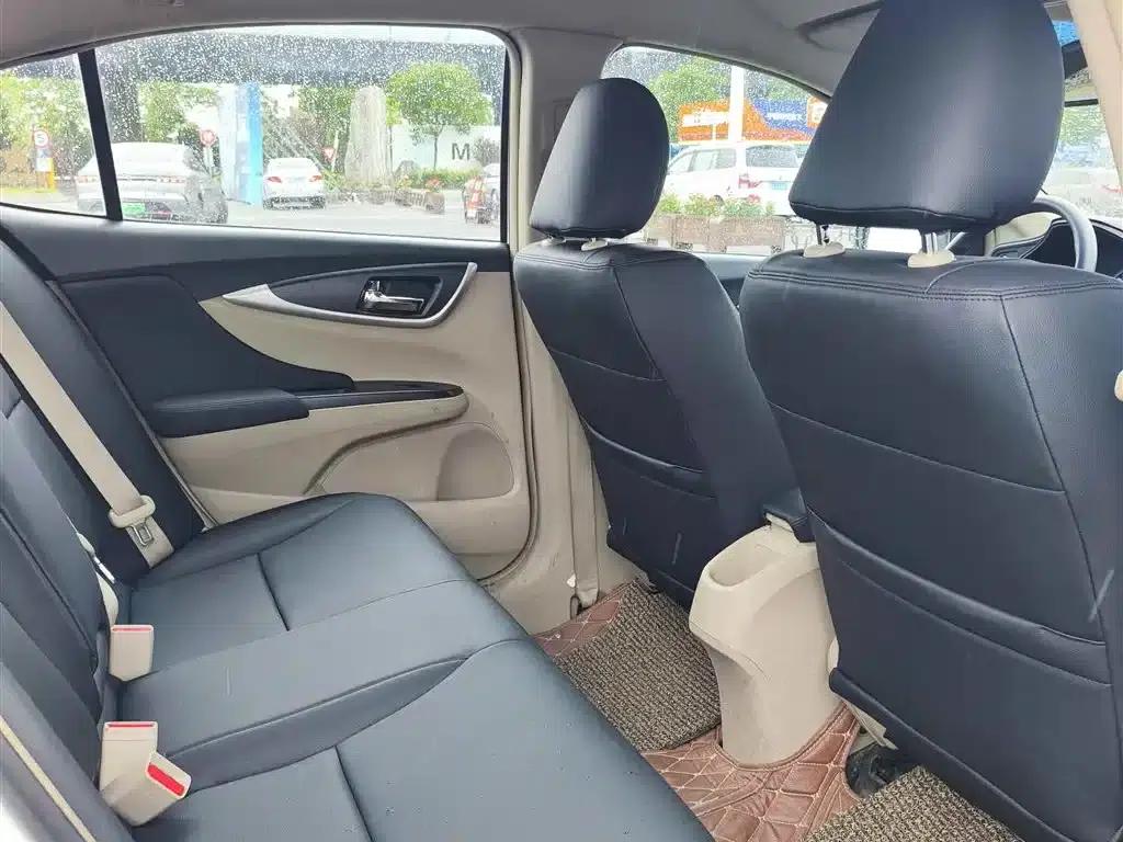 Honda Crider 2013 1.8L Automatic Comfort Edition — миниатюра 11