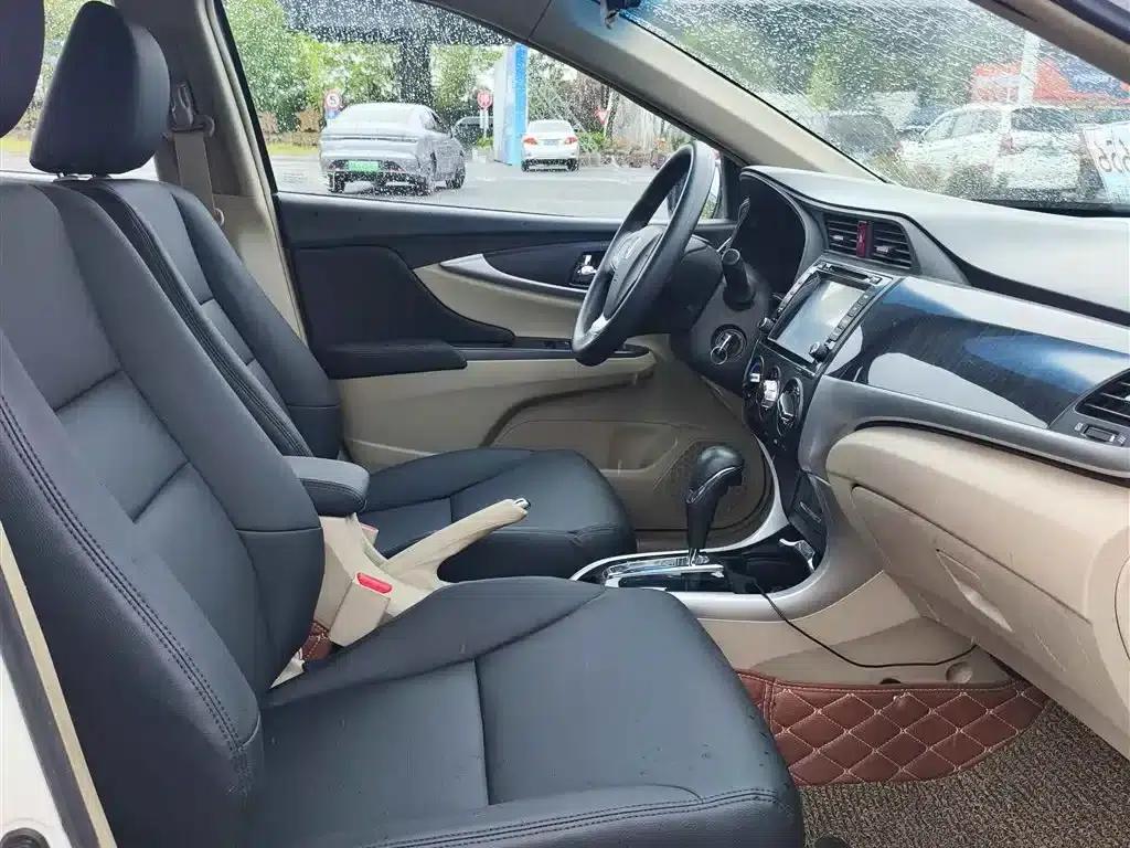 Honda Crider 2013 1.8L Automatic Comfort Edition — миниатюра 12
