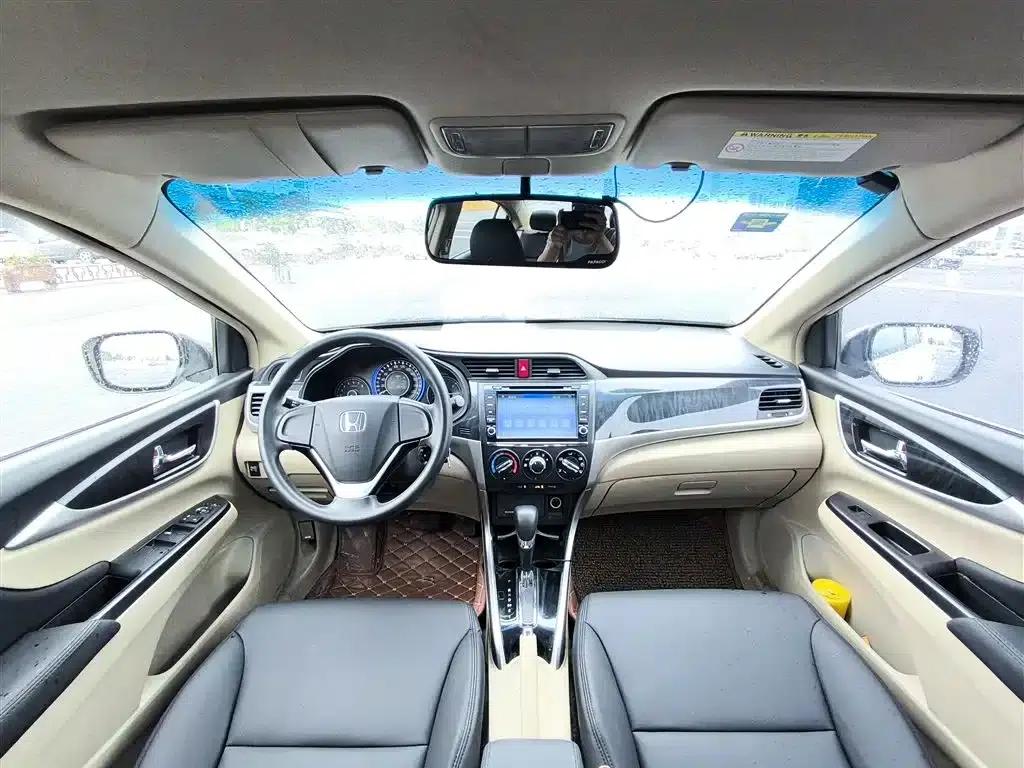 Honda Crider 2013 1.8L Automatic Comfort Edition — миниатюра 14