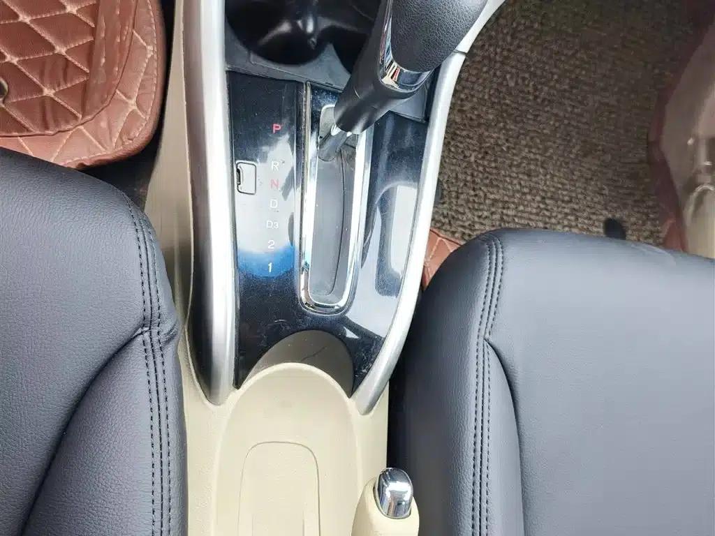 Honda Crider 2013 1.8L Automatic Comfort Edition — миниатюра 15