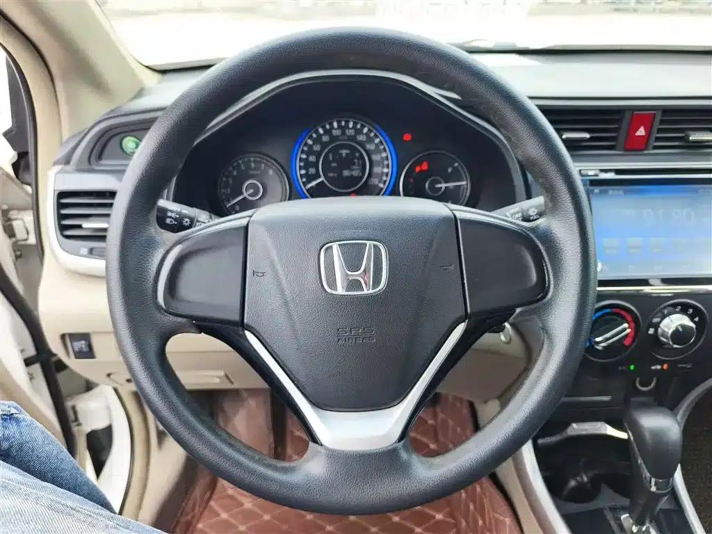 Honda Crider 2013 1.8L Automatic Comfort Edition — миниатюра 16