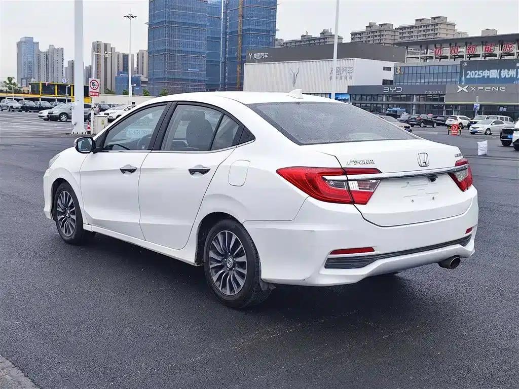 Honda Crider 2013 1.8L Automatic Comfort Edition — миниатюра 4