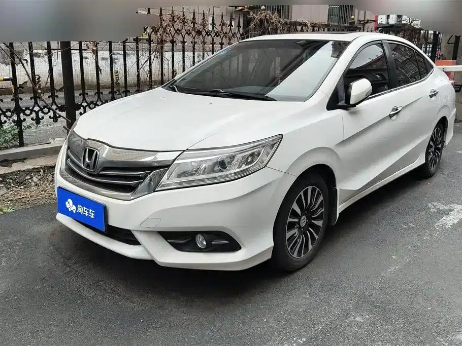 Honda Crider 2015 1.8L Automatic Deluxe Edition — миниатюра 1