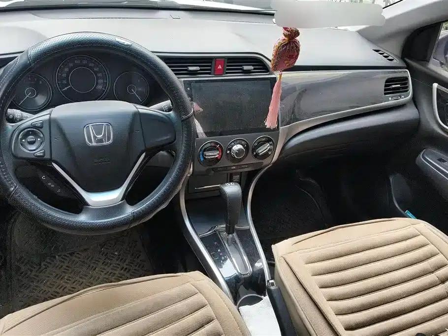 Honda Crider 2015 1.8L Automatic Deluxe Edition — миниатюра 12