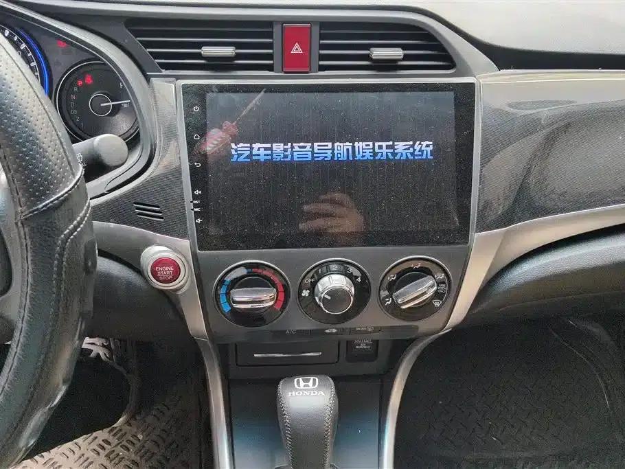 Honda Crider 2015 1.8L Automatic Deluxe Edition — миниатюра 13