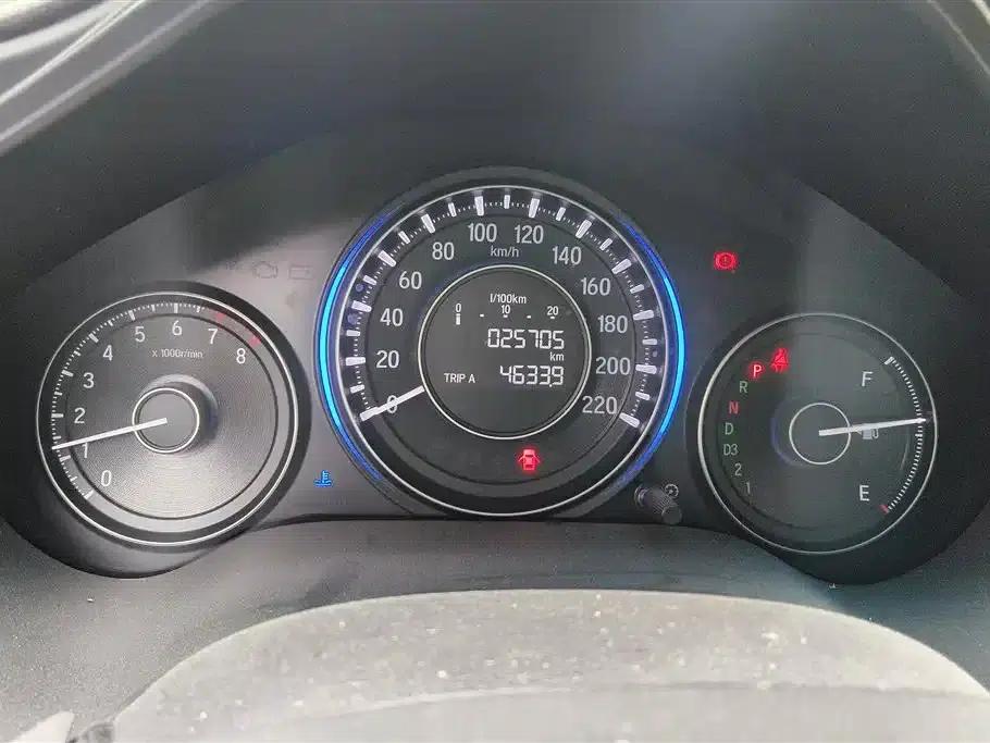 Honda Crider 2015 1.8L Automatic Deluxe Edition — миниатюра 14