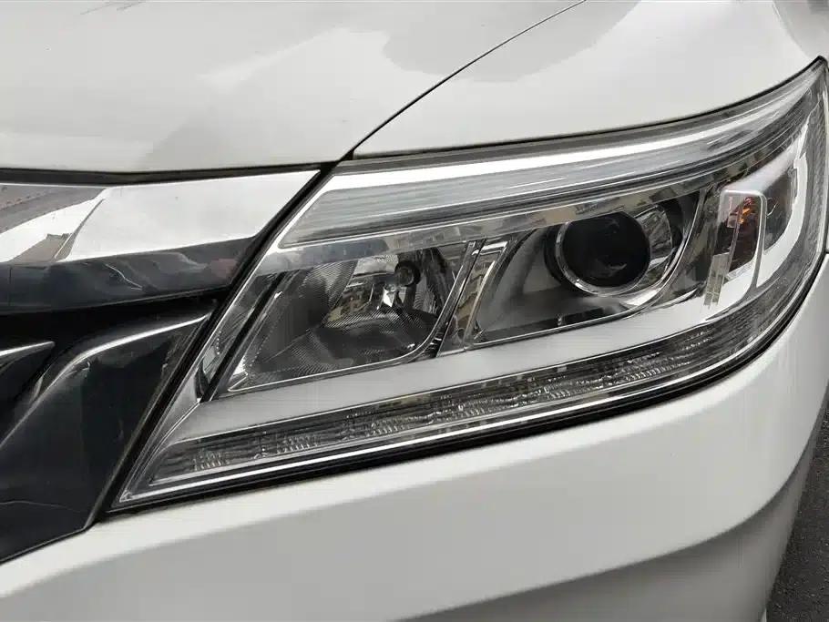 Honda Crider 2015 1.8L Automatic Deluxe Edition — миниатюра 5