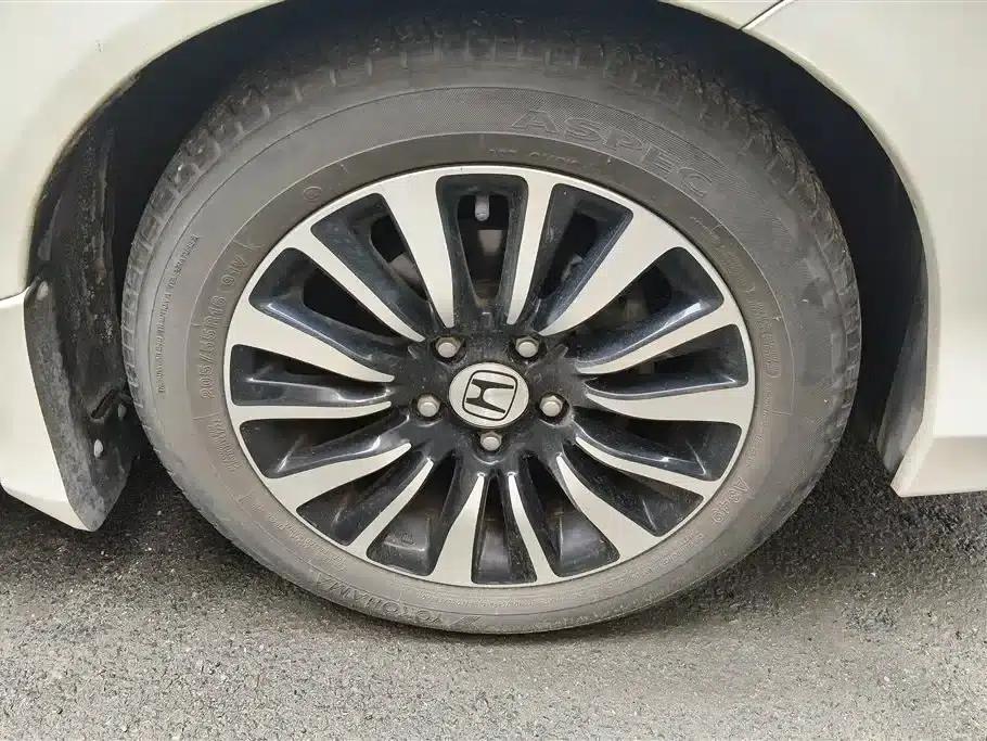Honda Crider 2015 1.8L Automatic Deluxe Edition — миниатюра 6