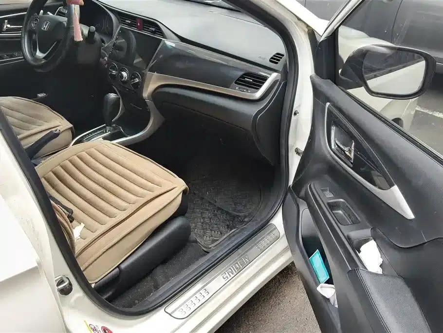 Honda Crider 2015 1.8L Automatic Deluxe Edition — миниатюра 8