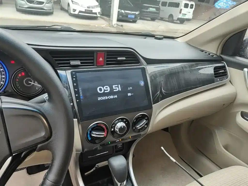 Honda Crider 2015 1.8L Automatic Comfort Edition — миниатюра 13