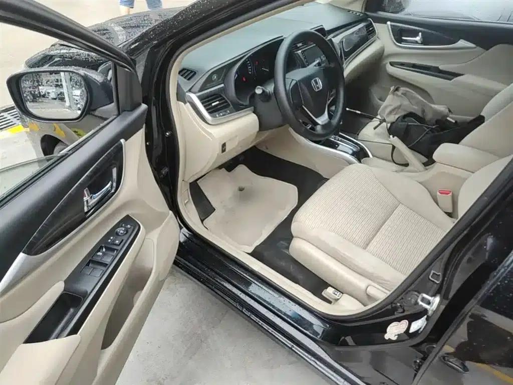 Honda Crider 2015 1.8L Automatic Comfort Edition — миниатюра 16