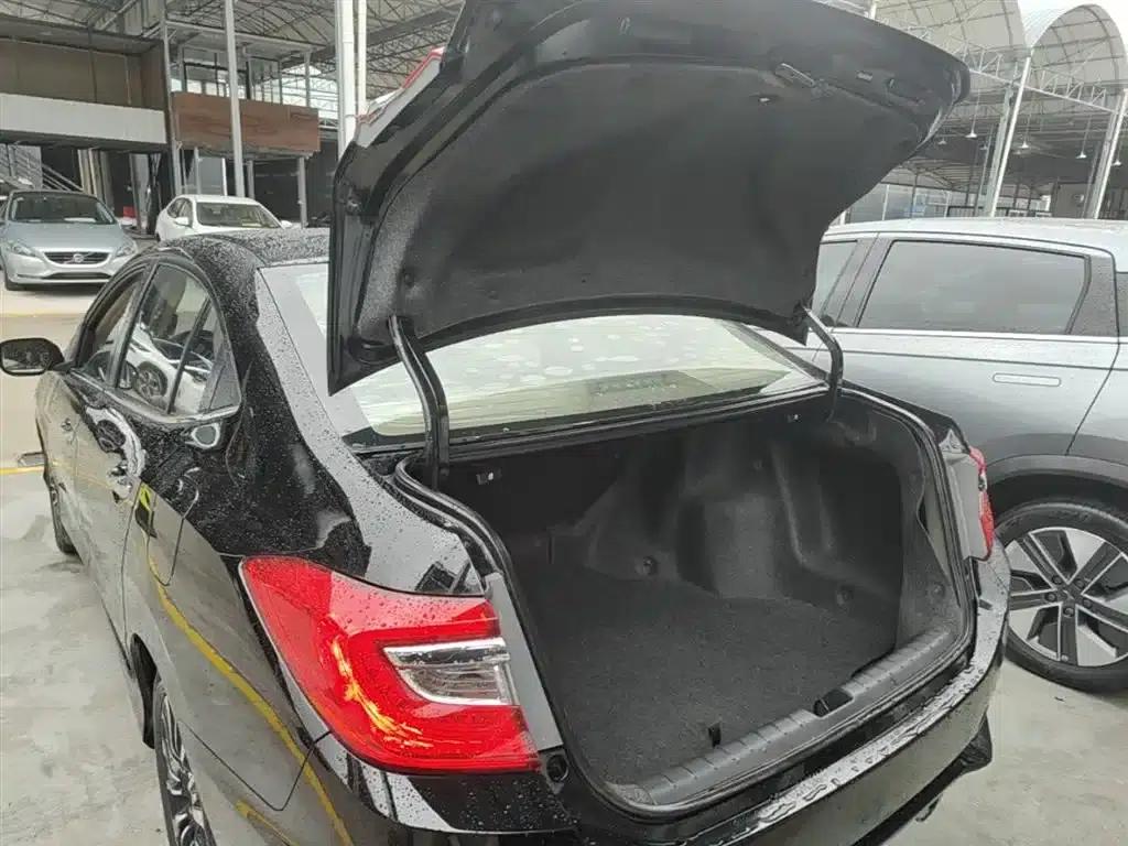 Honda Crider 2015 1.8L Automatic Comfort Edition — миниатюра 19