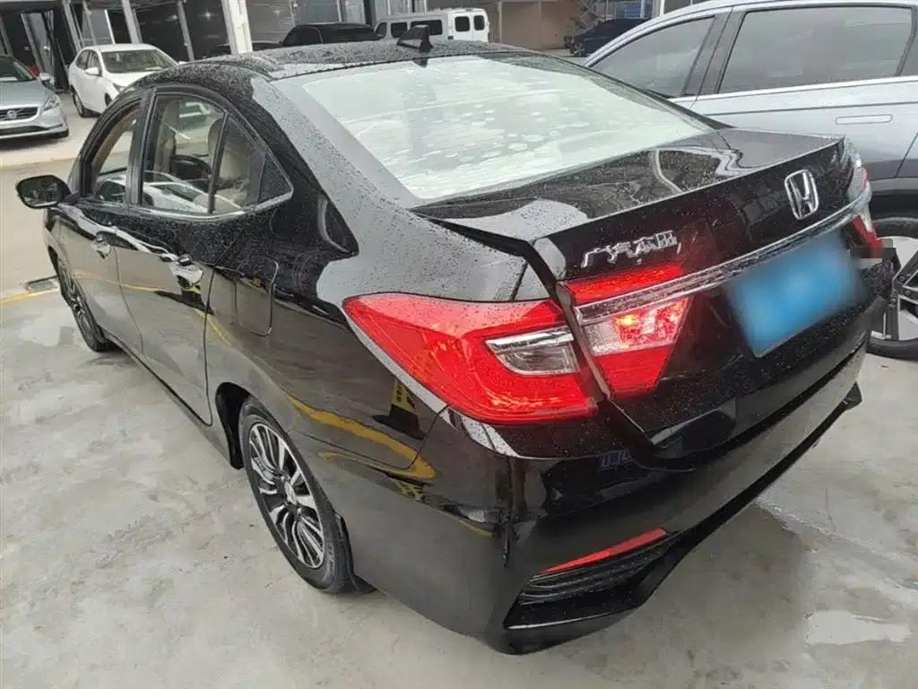 Honda Crider 2015 1.8L Automatic Comfort Edition — миниатюра 5