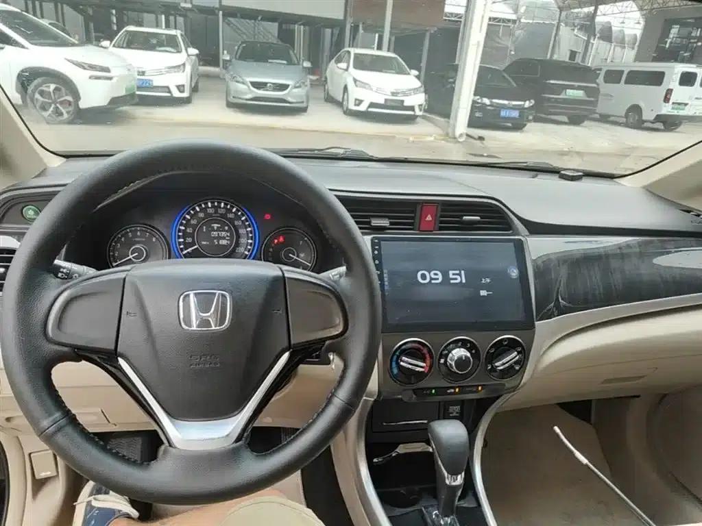 Honda Crider 2015 1.8L Automatic Comfort Edition — миниатюра 10