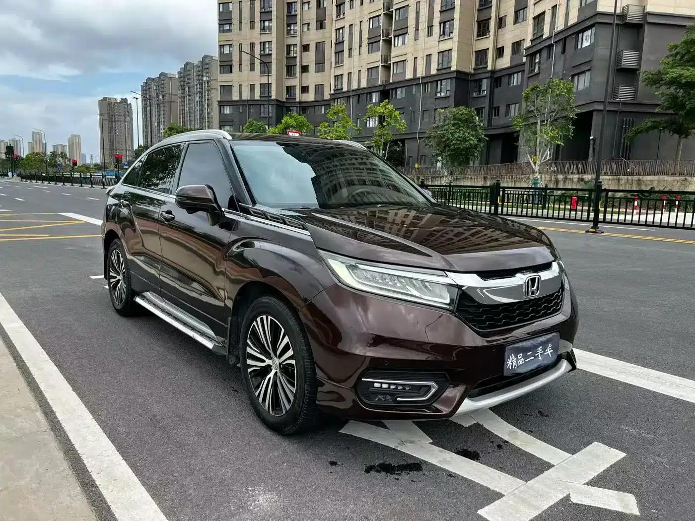 2017 Honda Avancier 370TURBO 4WD Premium Edition — миниатюра 3