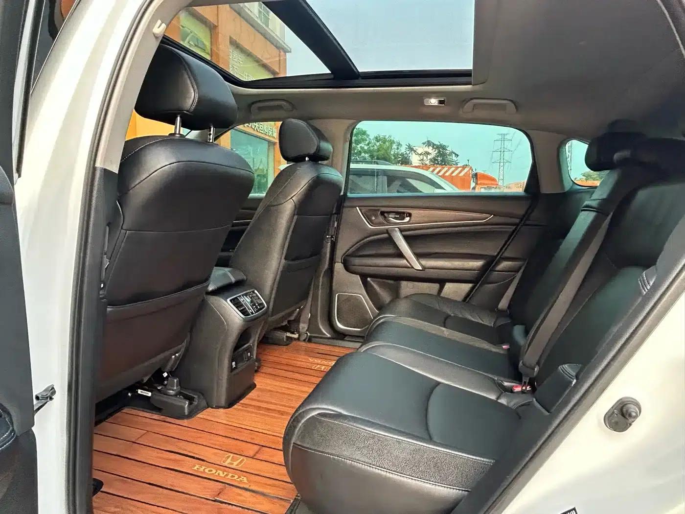 2017 Honda Avancier 240TURBO 2WD Premium Edition — миниатюра 13