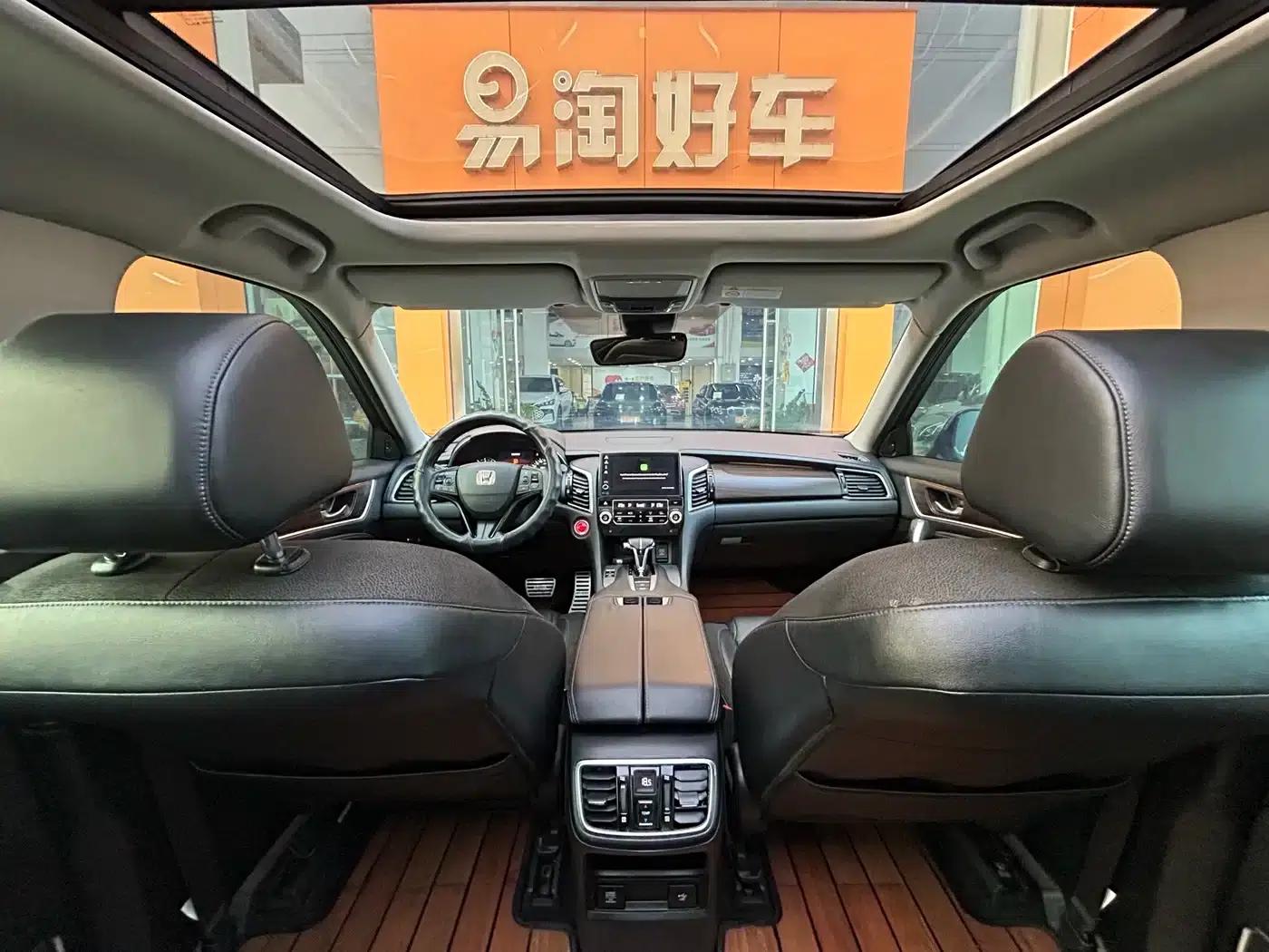 2017 Honda Avancier 240TURBO 2WD Premium Edition — миниатюра 17