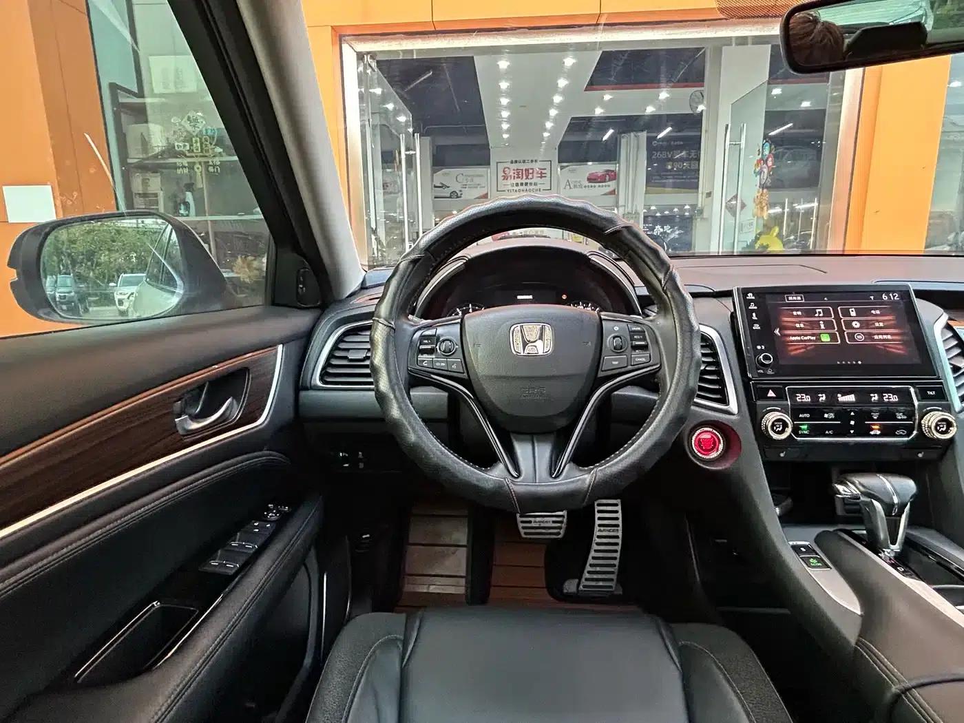 2017 Honda Avancier 240TURBO 2WD Premium Edition — миниатюра 18