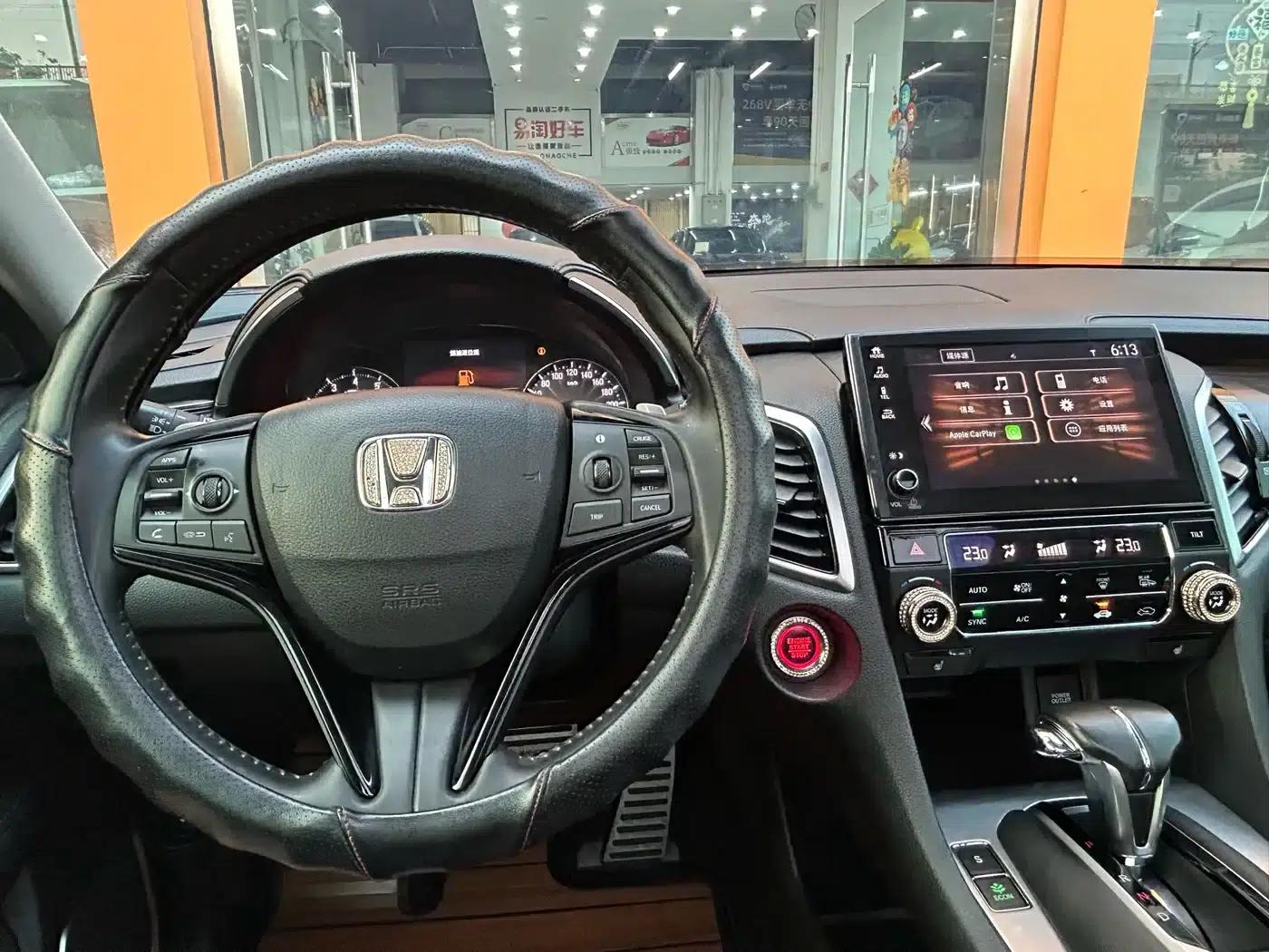 2017 Honda Avancier 240TURBO 2WD Premium Edition — миниатюра 20