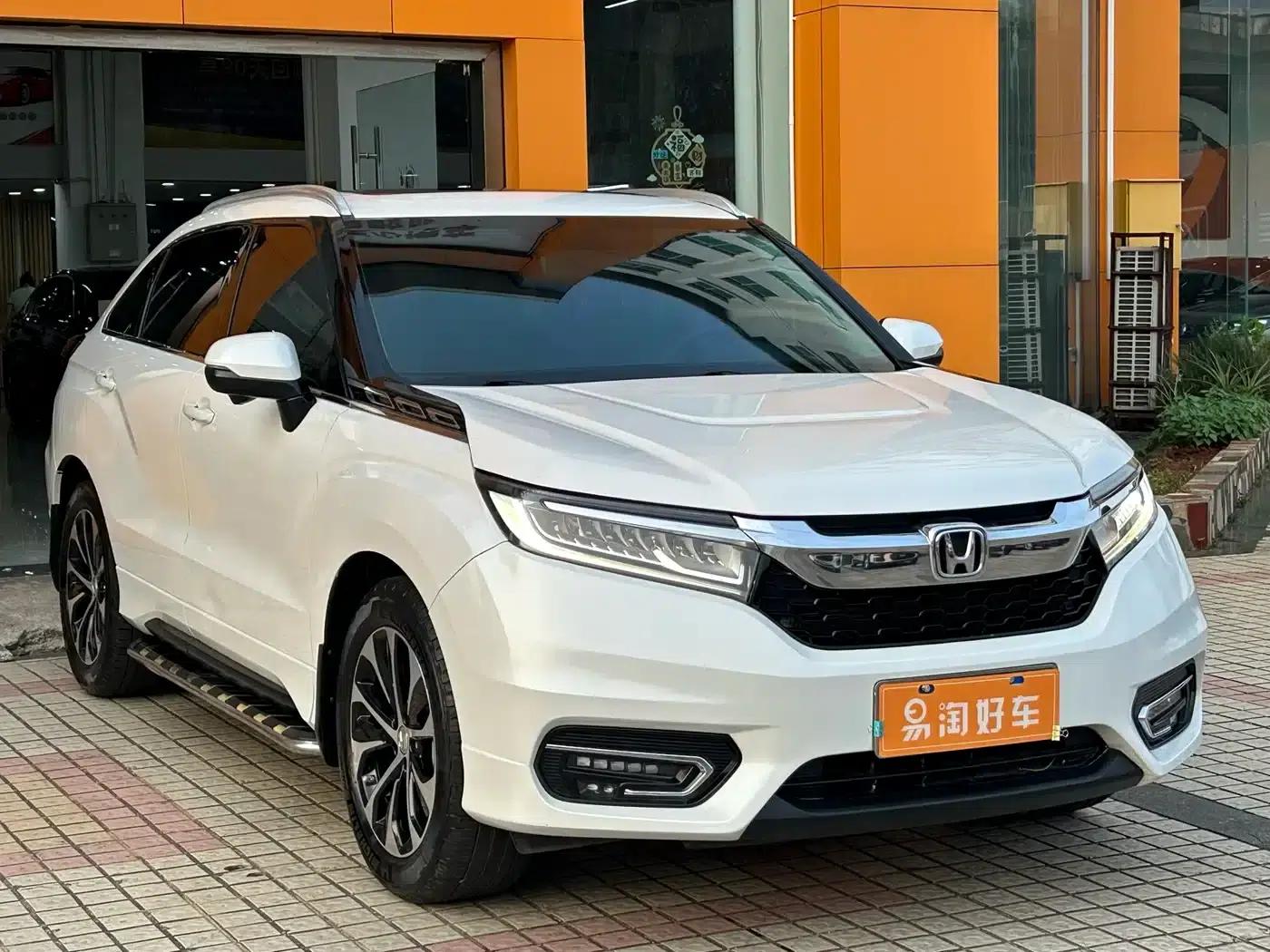 2017 Honda Avancier 240TURBO 2WD Premium Edition — миниатюра 3
