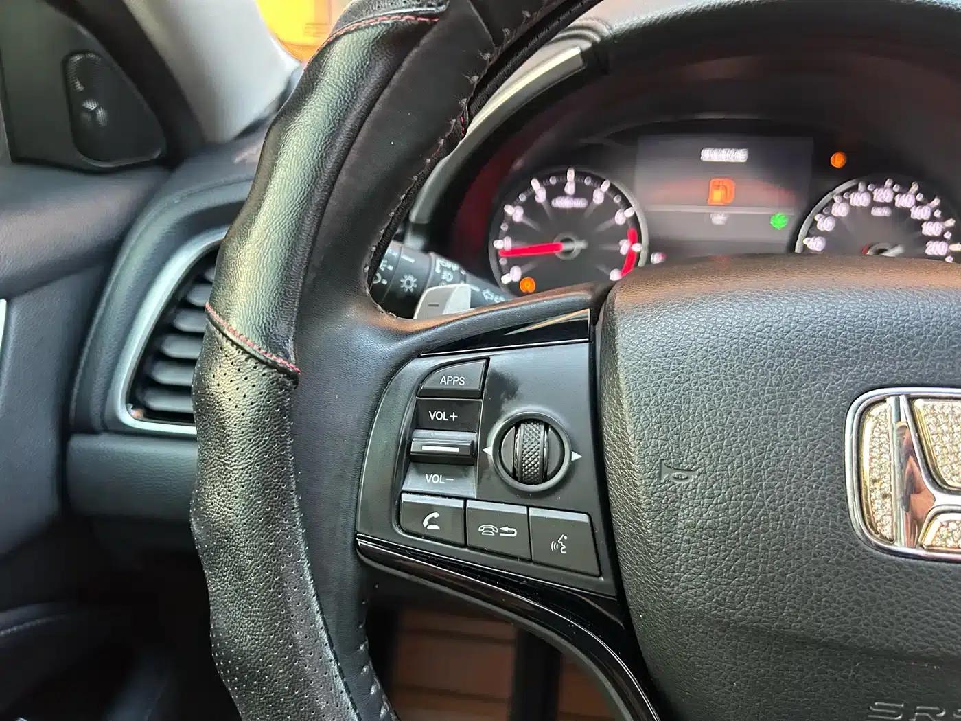 2017 Honda Avancier 240TURBO 2WD Premium Edition — миниатюра 22