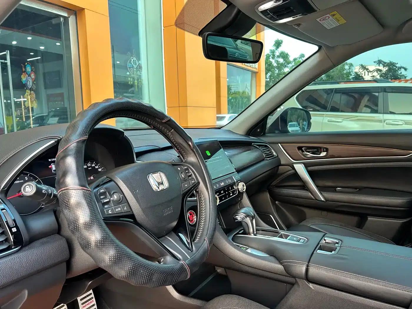 2017 Honda Avancier 240TURBO 2WD Premium Edition — миниатюра 29