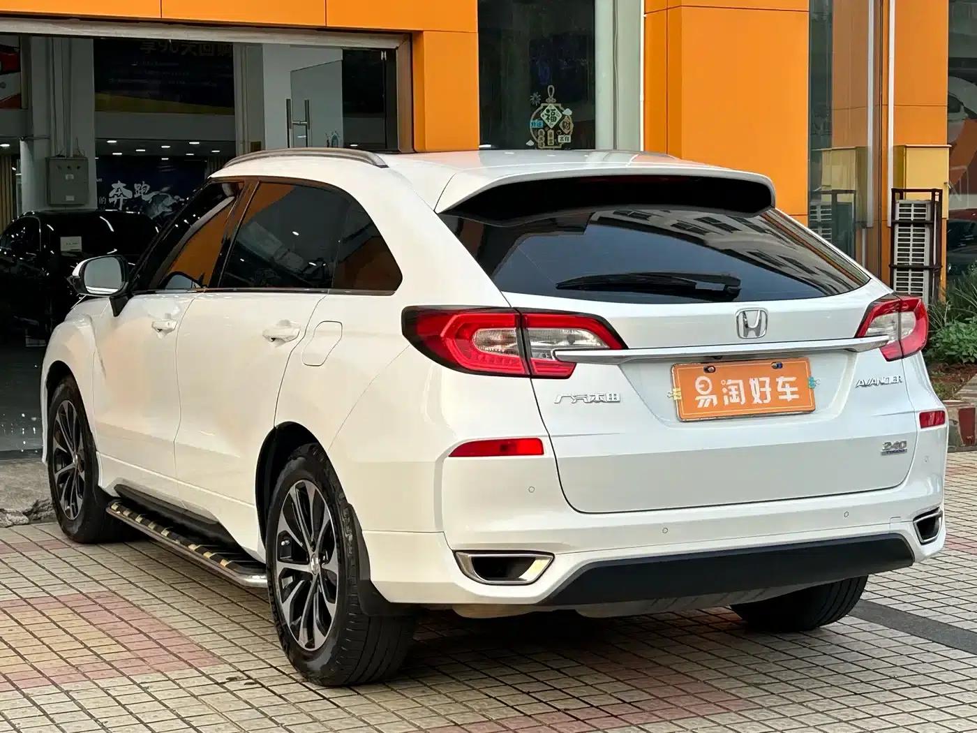 2017 Honda Avancier 240TURBO 2WD Premium Edition — миниатюра 5