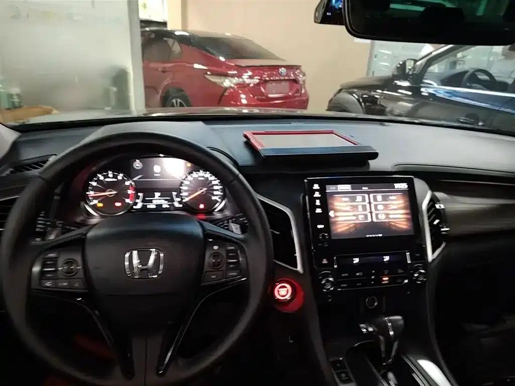 2017 Honda Avancier 240TURBO 2WD Premium Edition — миниатюра 10
