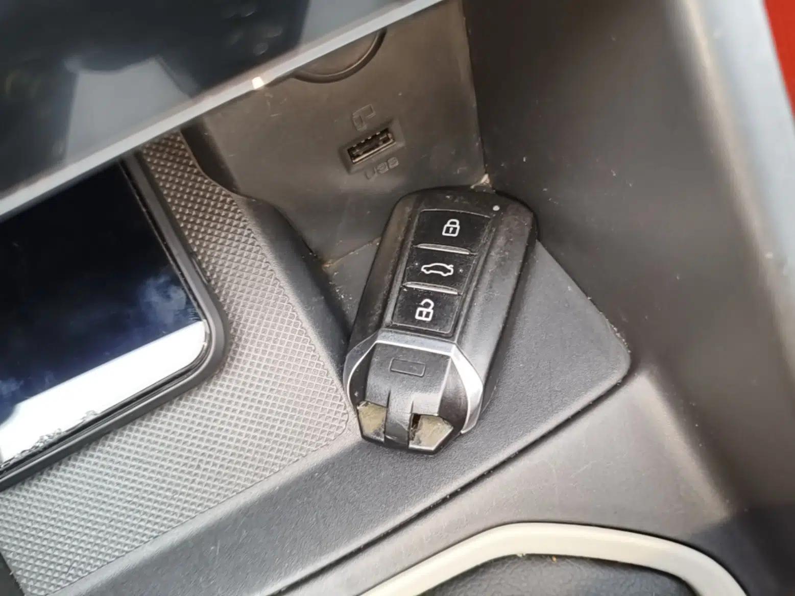 Dongfeng Aeolus Yixuan 2023 Mach Edition 1.5L Automatic Chasing Shadow Version — миниатюра 12