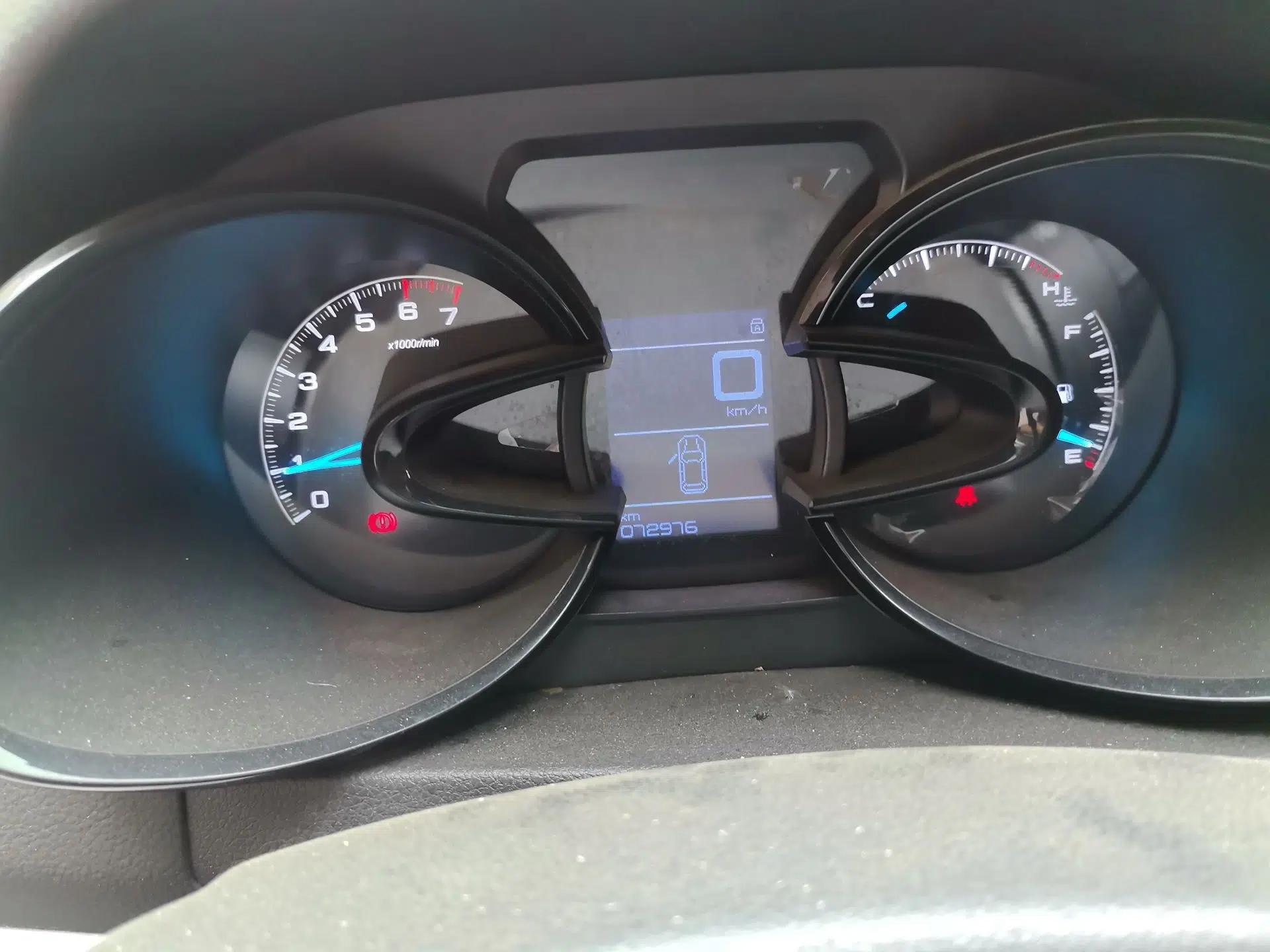 Dongfeng Aeolus AX7 2015 2.0L Manual Zhiyi Trim — миниатюра 12