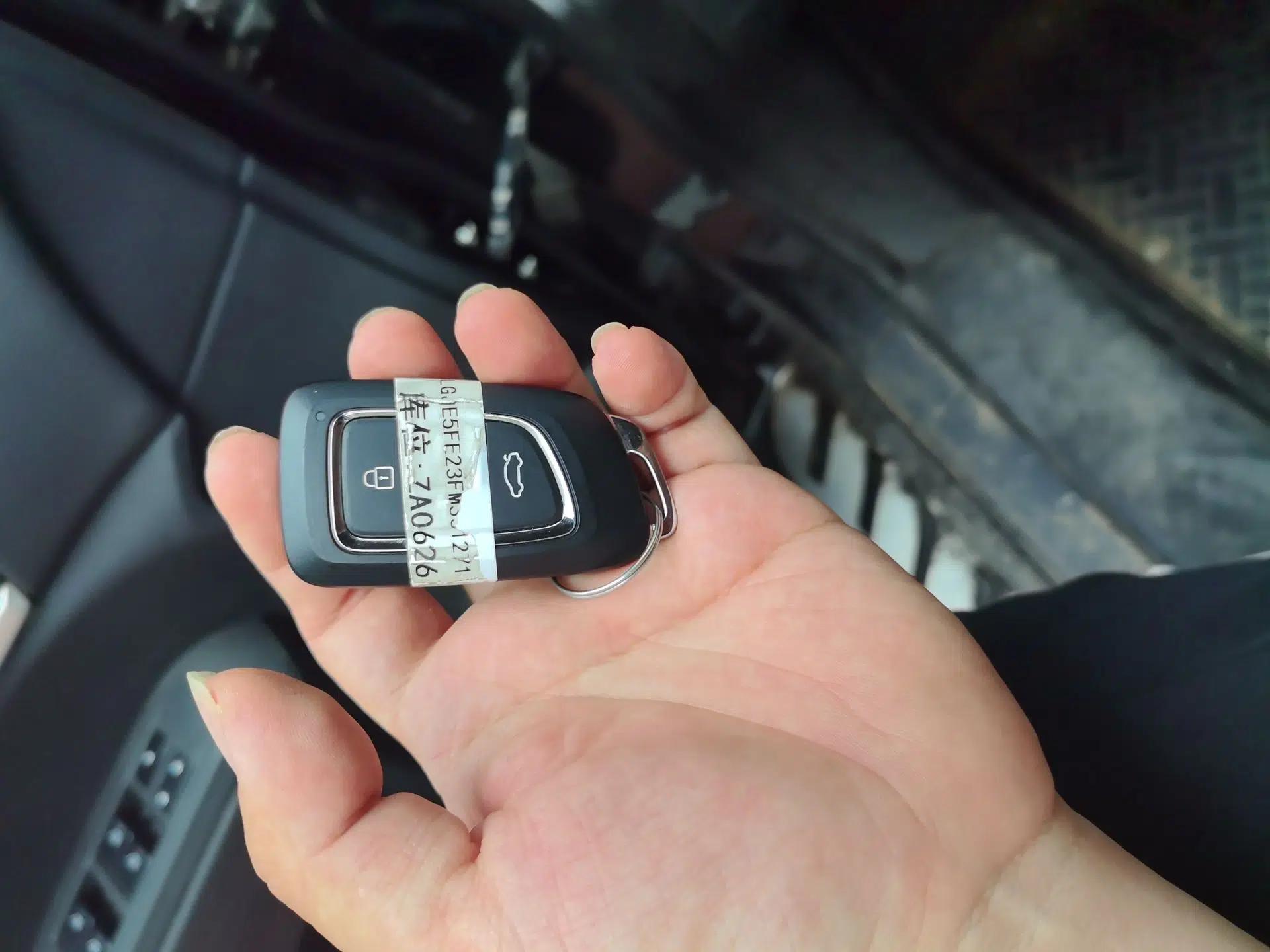 Dongfeng Aeolus AX7 2015 2.0L Manual Zhiyi Trim — миниатюра 9