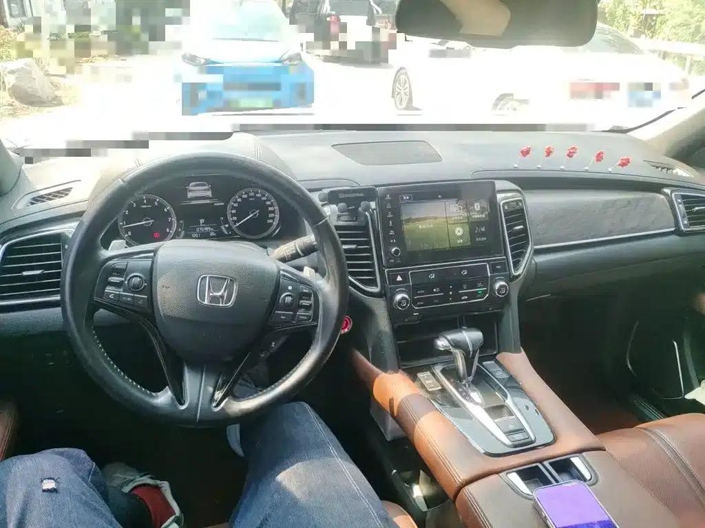 Honda UR-V 2020 240TURBO 2WD Elegant Edition — миниатюра 13