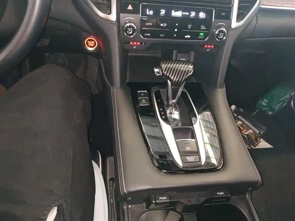 Honda UR-V 2017 240TURBO 2WD Luxury Edition (China V Emission Standard) — миниатюра 14