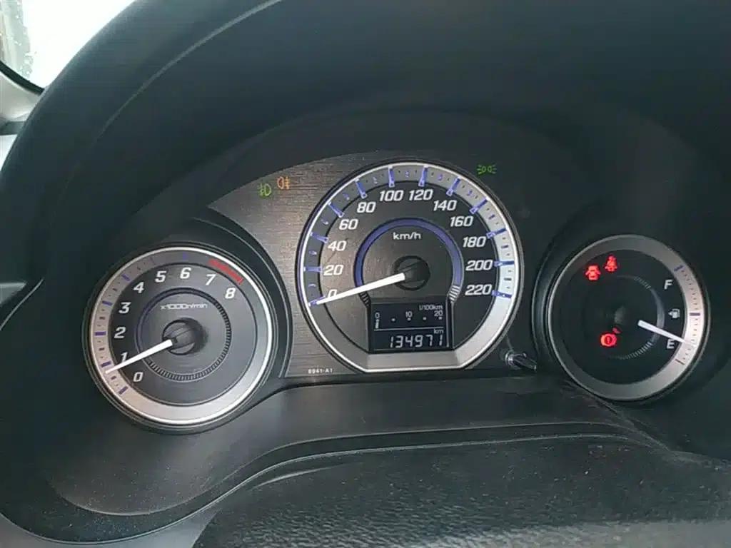 Honda City Classic 2014 Fashion 1.5L Manual Elite Edition — миниатюра 12