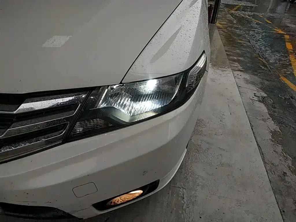 Honda City Classic 2014 Fashion 1.5L Manual Elite Edition — миниатюра 24