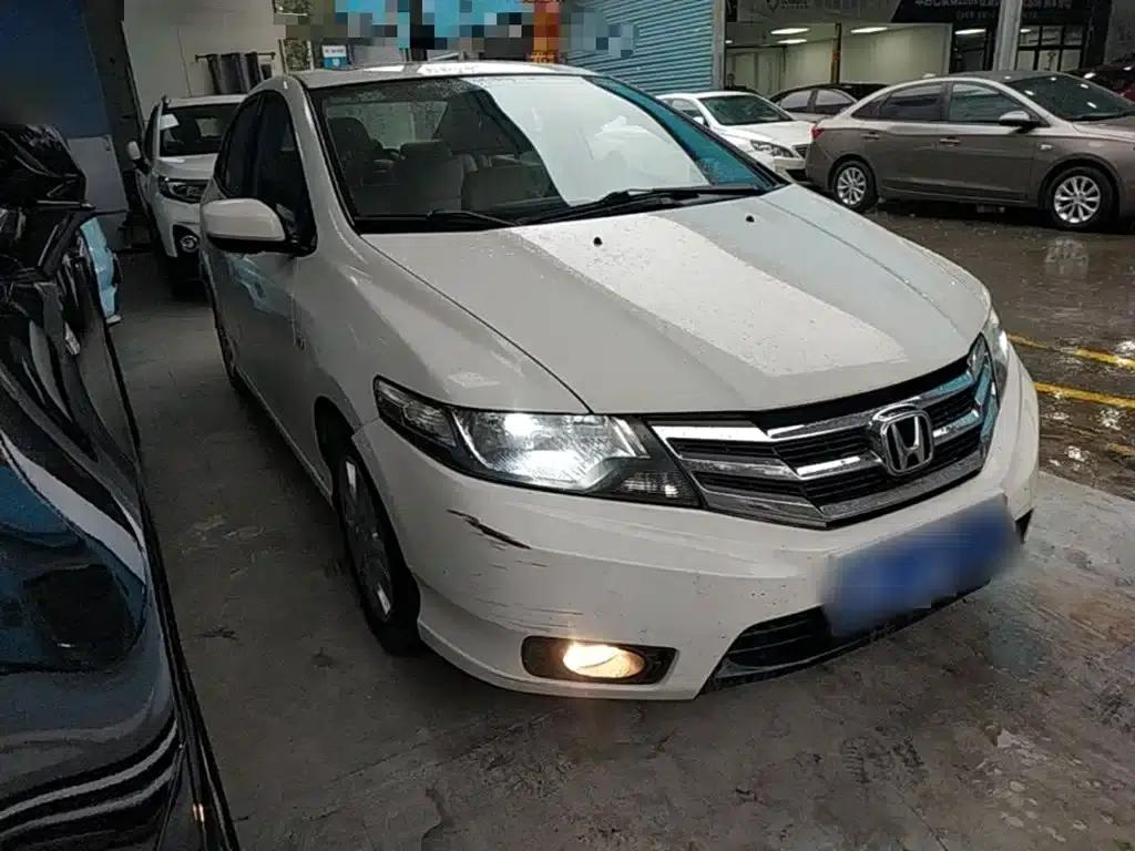 Honda City Classic 2014 Fashion 1.5L Manual Elite Edition — миниатюра 4
