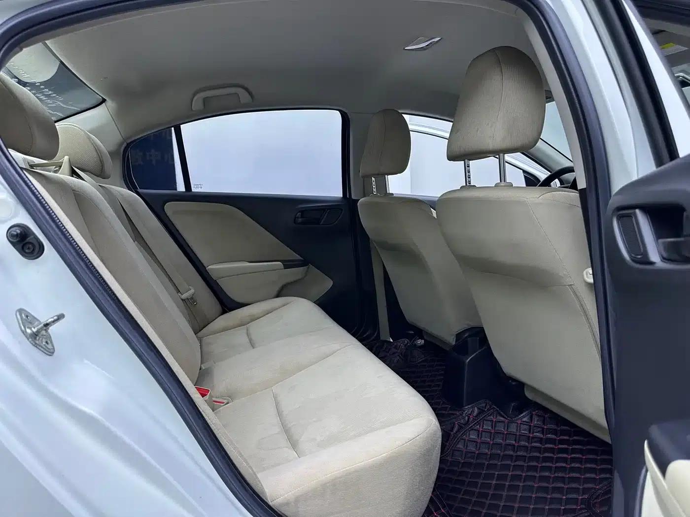 Honda City 2017 1.5L CVT Comfort Edition — миниатюра 11