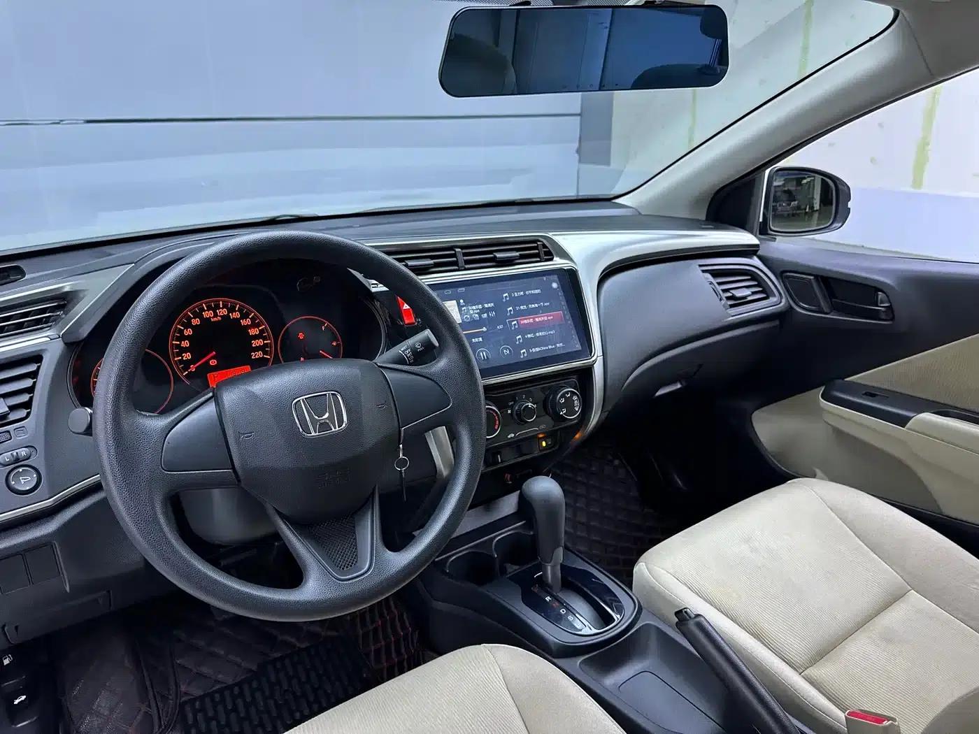 Honda City 2017 1.5L CVT Comfort Edition — миниатюра 10