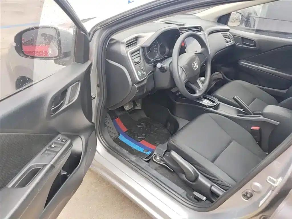 Honda City 2018 1.5L CVT Sport Edition — миниатюра 16