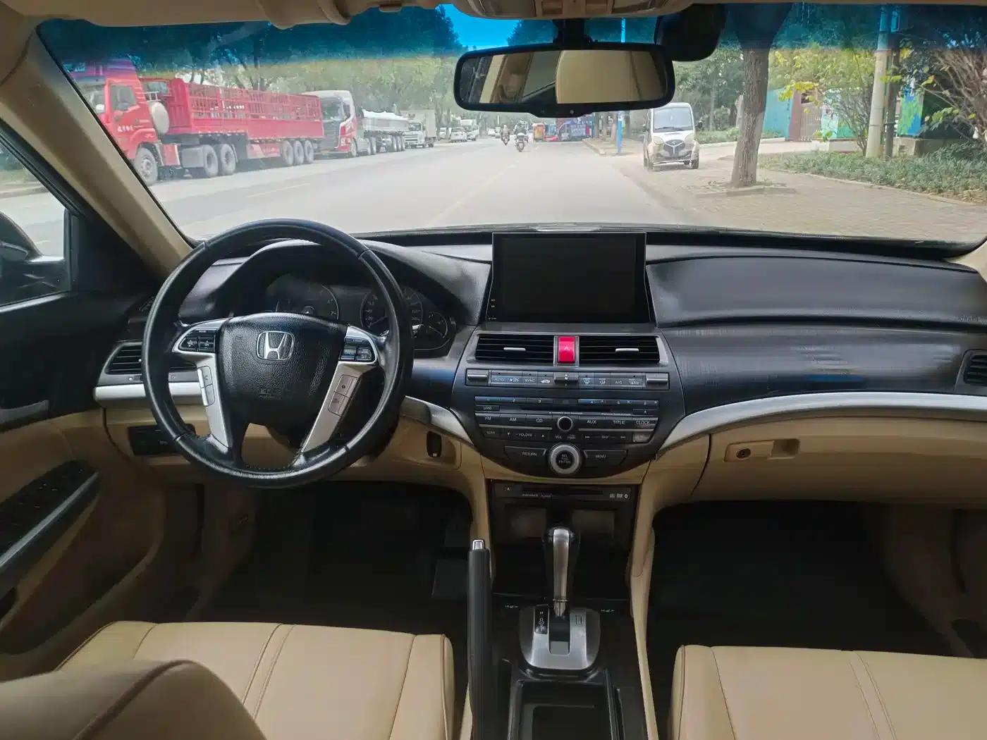 Crosstour 2012 2.4L Luxury Edition — миниатюра 5