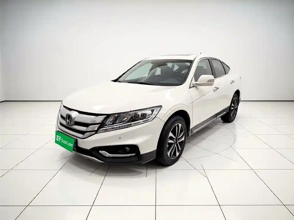 Crosstour 2016 2.4L Luxury Edition — миниатюра 2