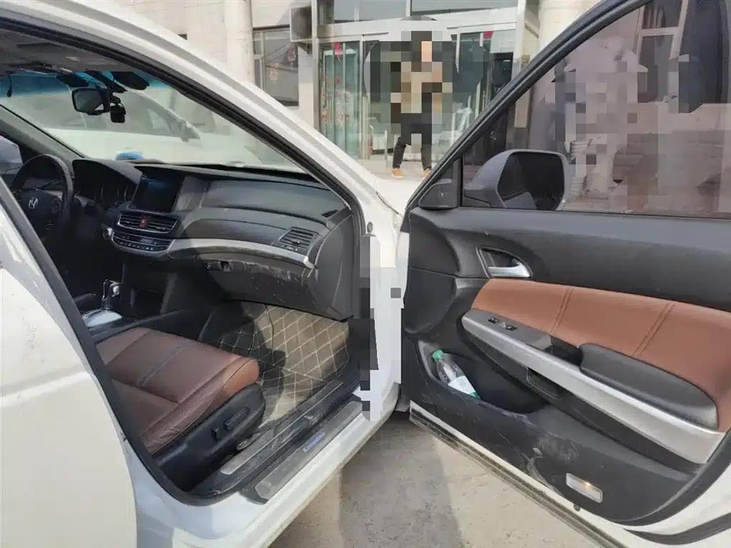 Crosstour 2016 2.4L Luxury Edition — миниатюра 20