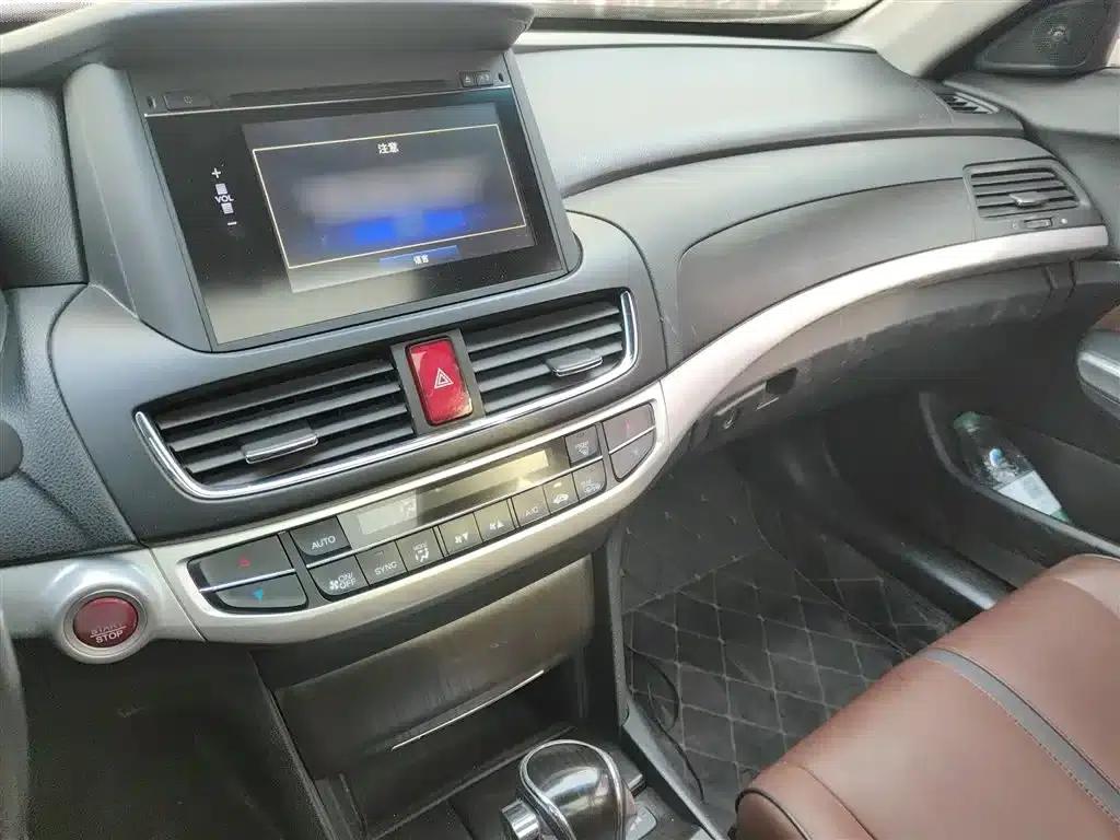 Crosstour 2016 2.4L Luxury Edition — миниатюра 6