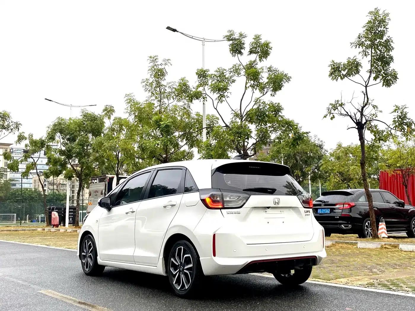 LIFE 2021 1.5L CVT SPORT Edition — миниатюра 8