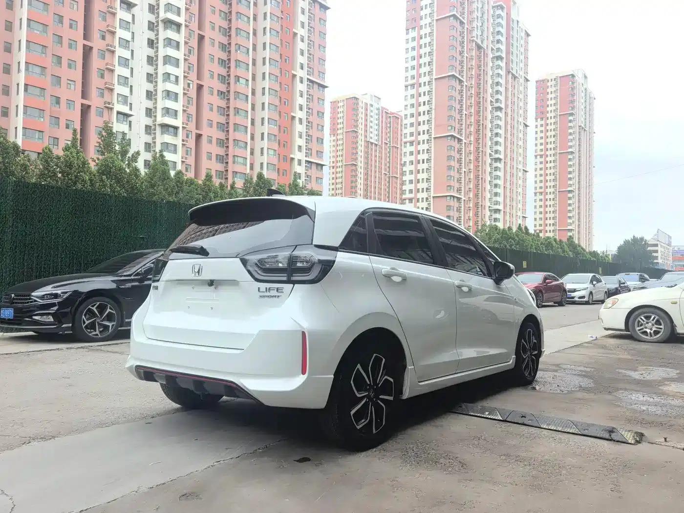 LIFE 2021 1.5L CVT SPORT Edition — миниатюра 4