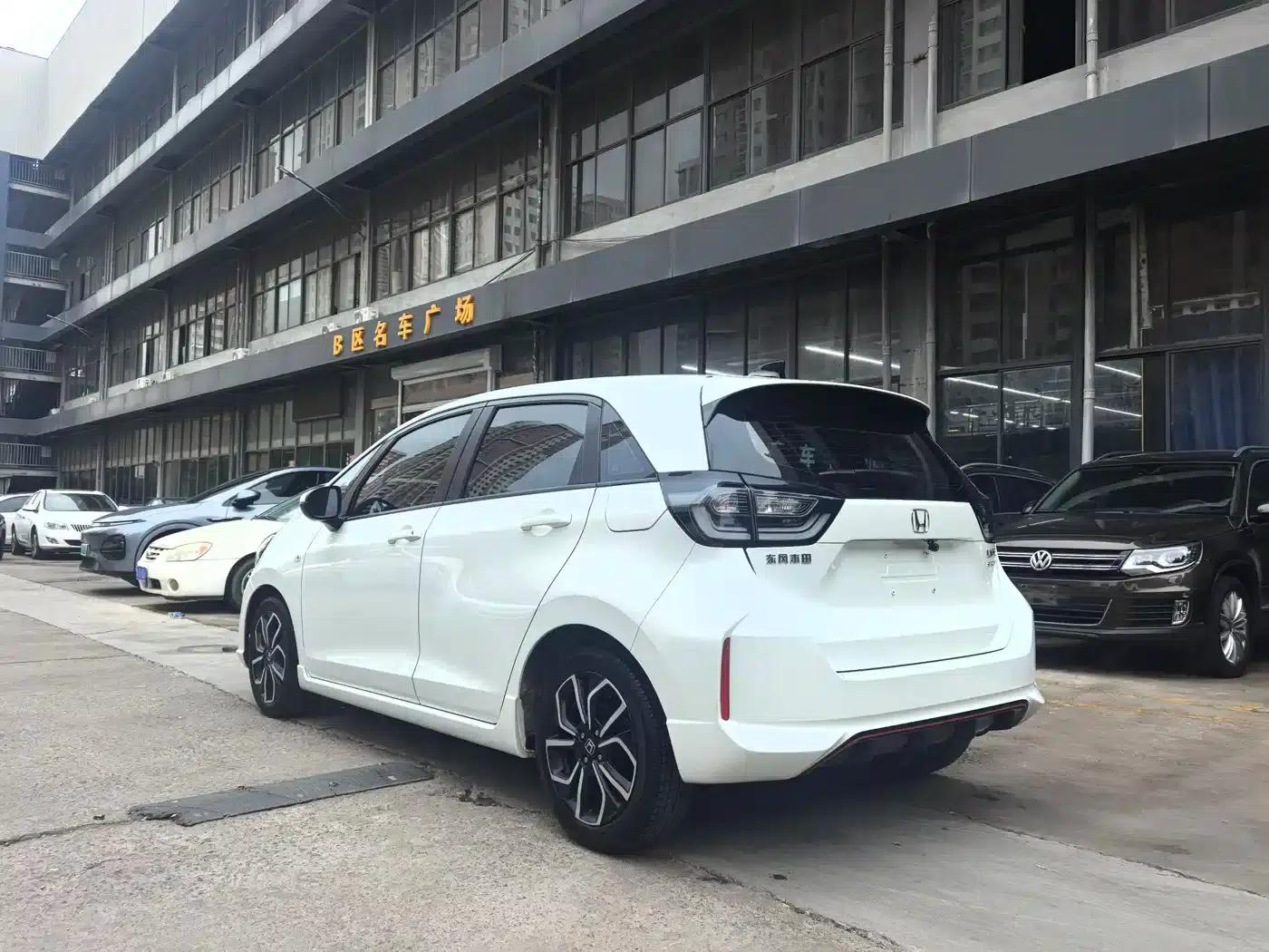 LIFE 2021 1.5L CVT SPORT Edition — миниатюра 6